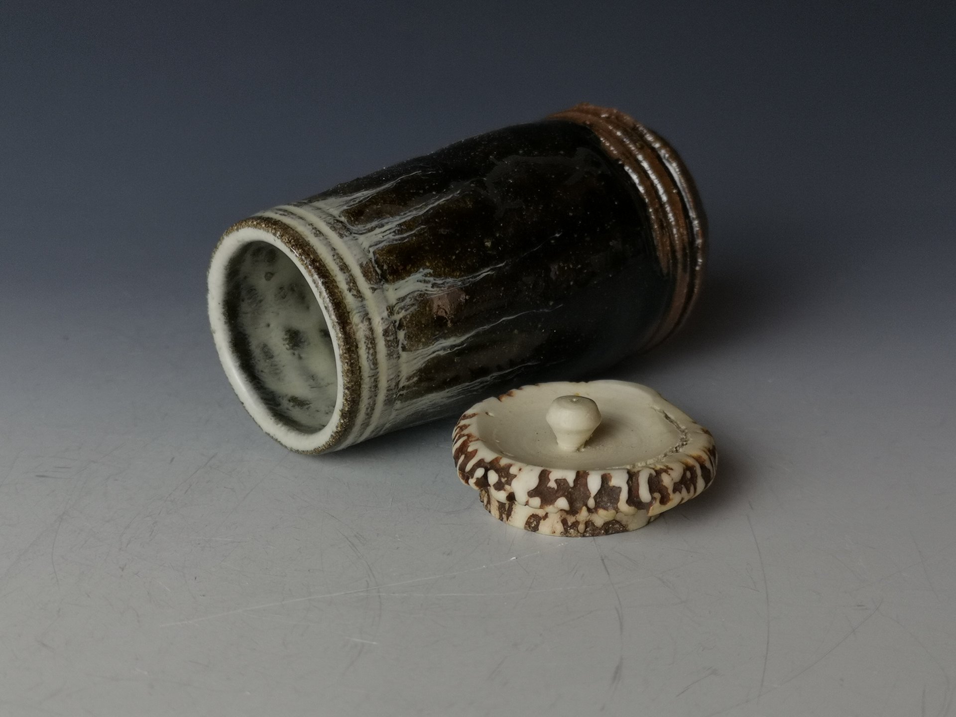 Chosen Karatsu Ko-Tsubo