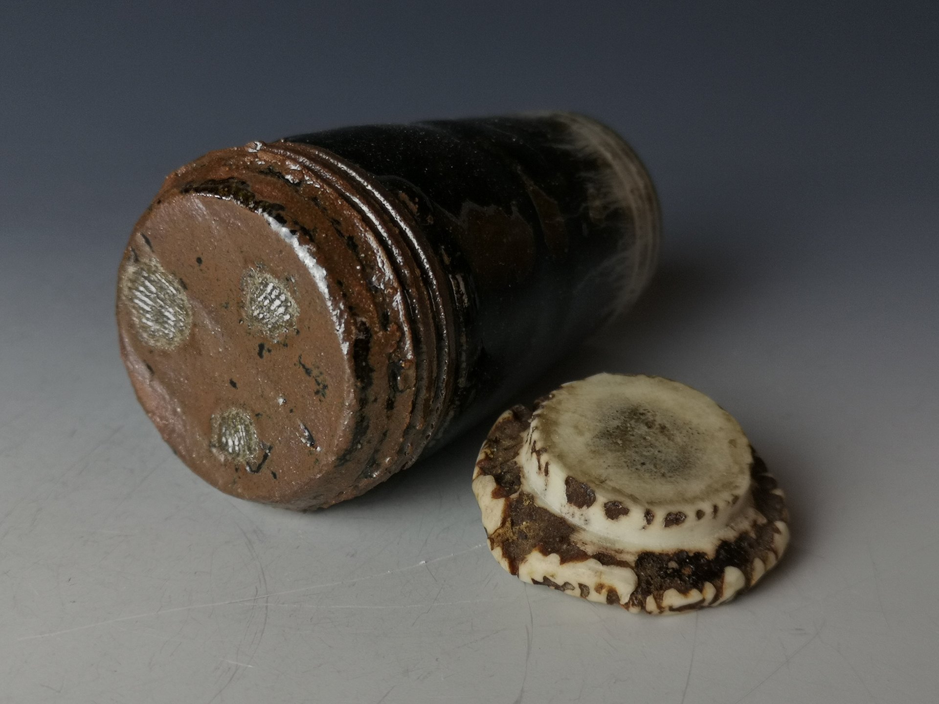 Chosen Karatsu Ko-Tsubo
